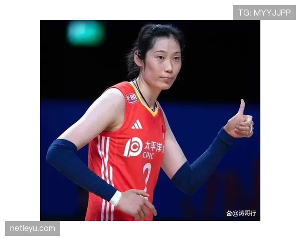 地铁里朱婷背着几万包提着菜，旁边乘客都愣住了