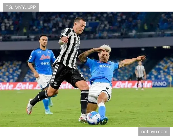 奥斯梅恩与弗拉霍维奇进攻效率差异：战术适配性如何影响中锋表现